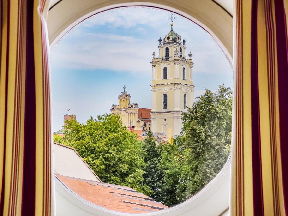 Stikliai Hotel - Relais & Chateaux VNO Exteriér fotografie The bell tower of the church