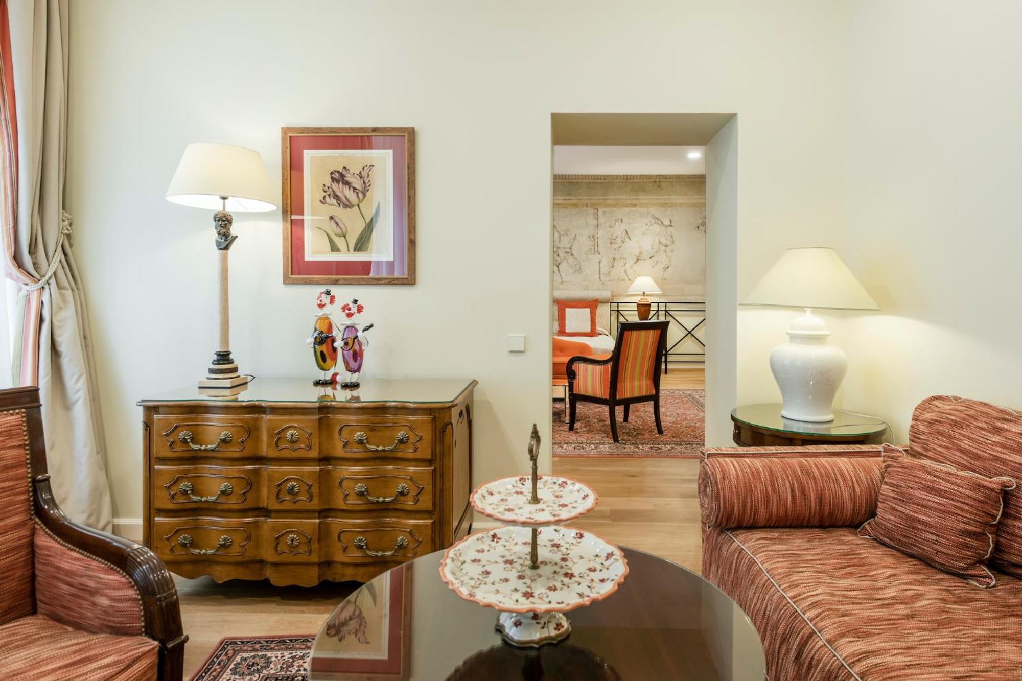 Stikliai Hotel - Relais & Chateaux VNO Exteriér fotografie A suite at the Hotel de la Ville