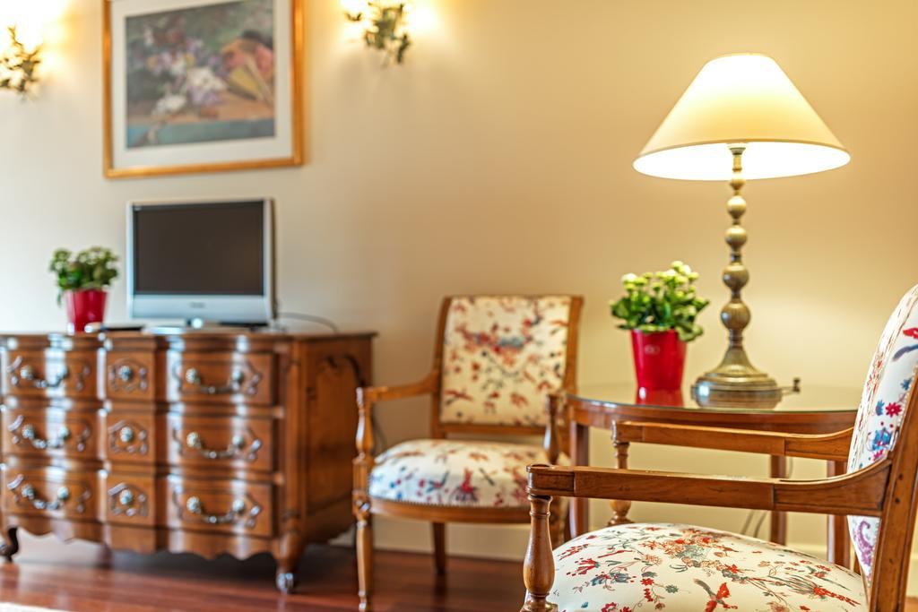 Stikliai Hotel - Relais & Chateaux VNO Exteriér fotografie A table lamp