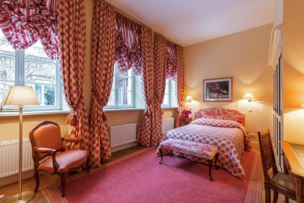 Stikliai Hotel - Relais & Chateaux VNO Exteriér fotografie A bedroom at the hotel
